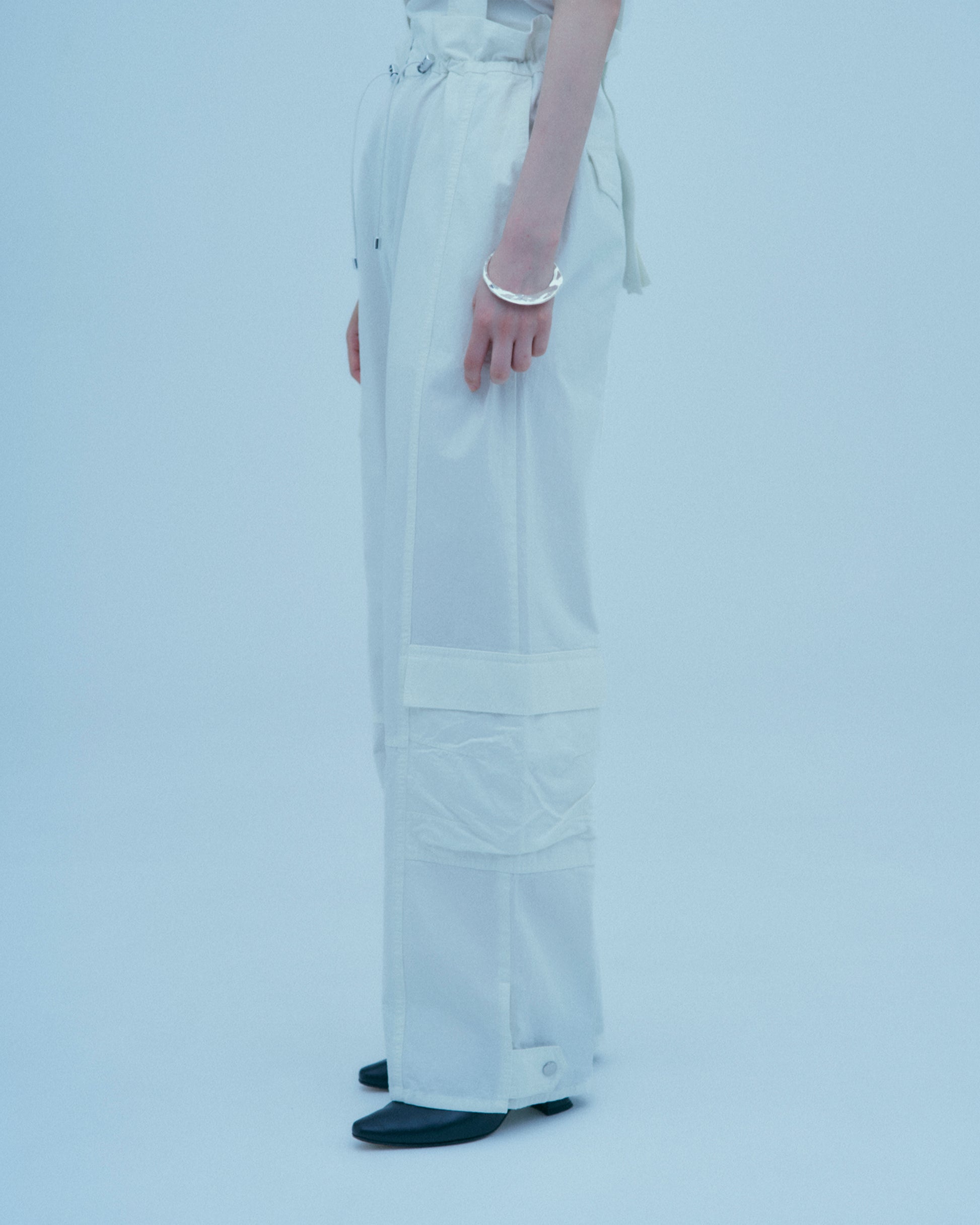 w/LISA (ウィズリサ) | SUSPENDERS CARGO PANTS (サスペンダーズカーゴパンツ) | ボトムス ミリタリー ポケット 軍 イージー ワイド シルエット ビッグ 女性 ウィメンズ レディース ドメスティック ブランド 大人 上品 キレイ モード カジュアル