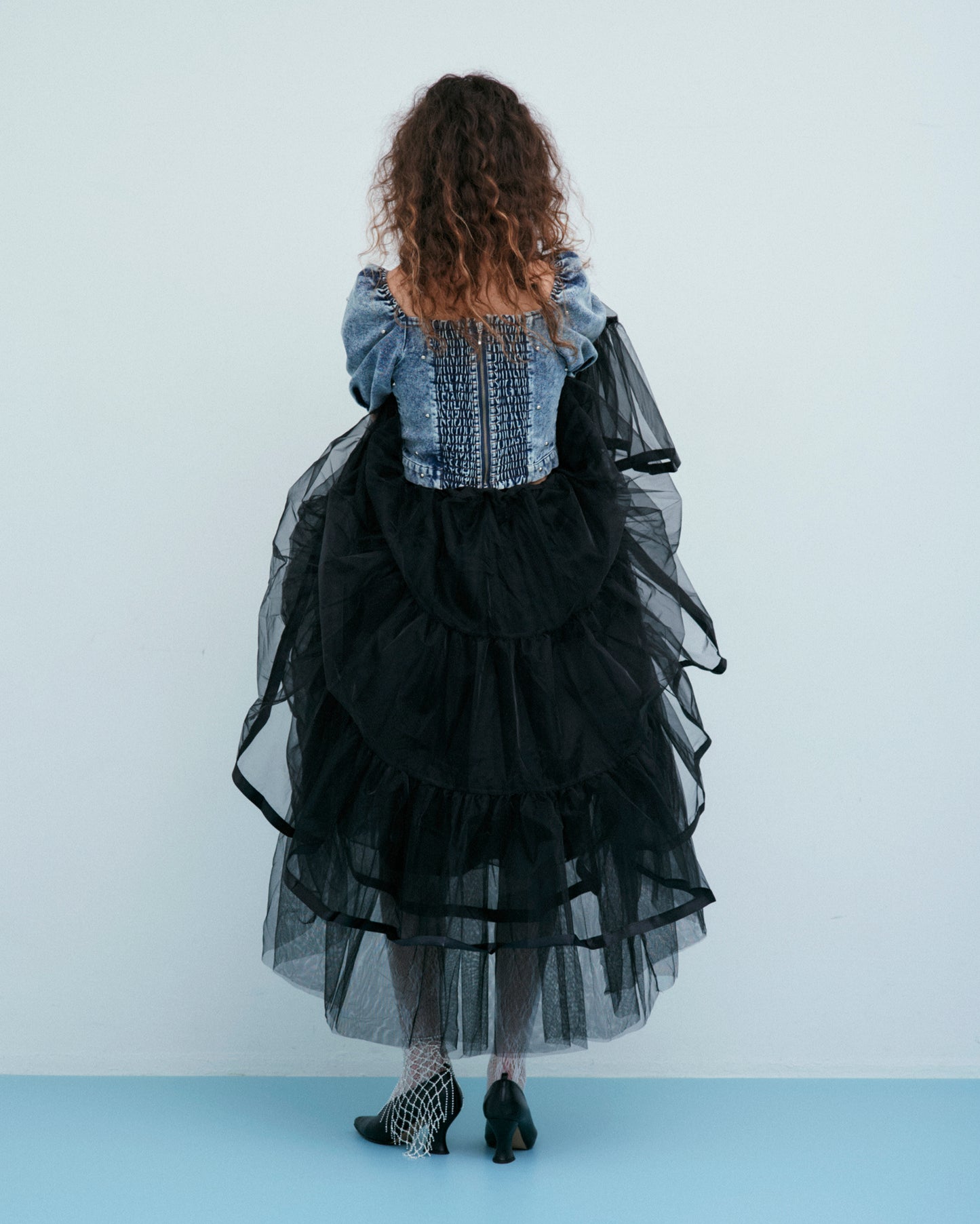 w/LISA (ウィズリサ) | STUDS DENIM TOPS (スタッズデニムトップス) | プルオーバー パフスリーブ 半袖 ショート 短丈 インディゴ ブルー ライト ケミカル ウォッシュ タイト トップス レディース ウィメンズ 女性 ドメスティック ブランド セットアップ