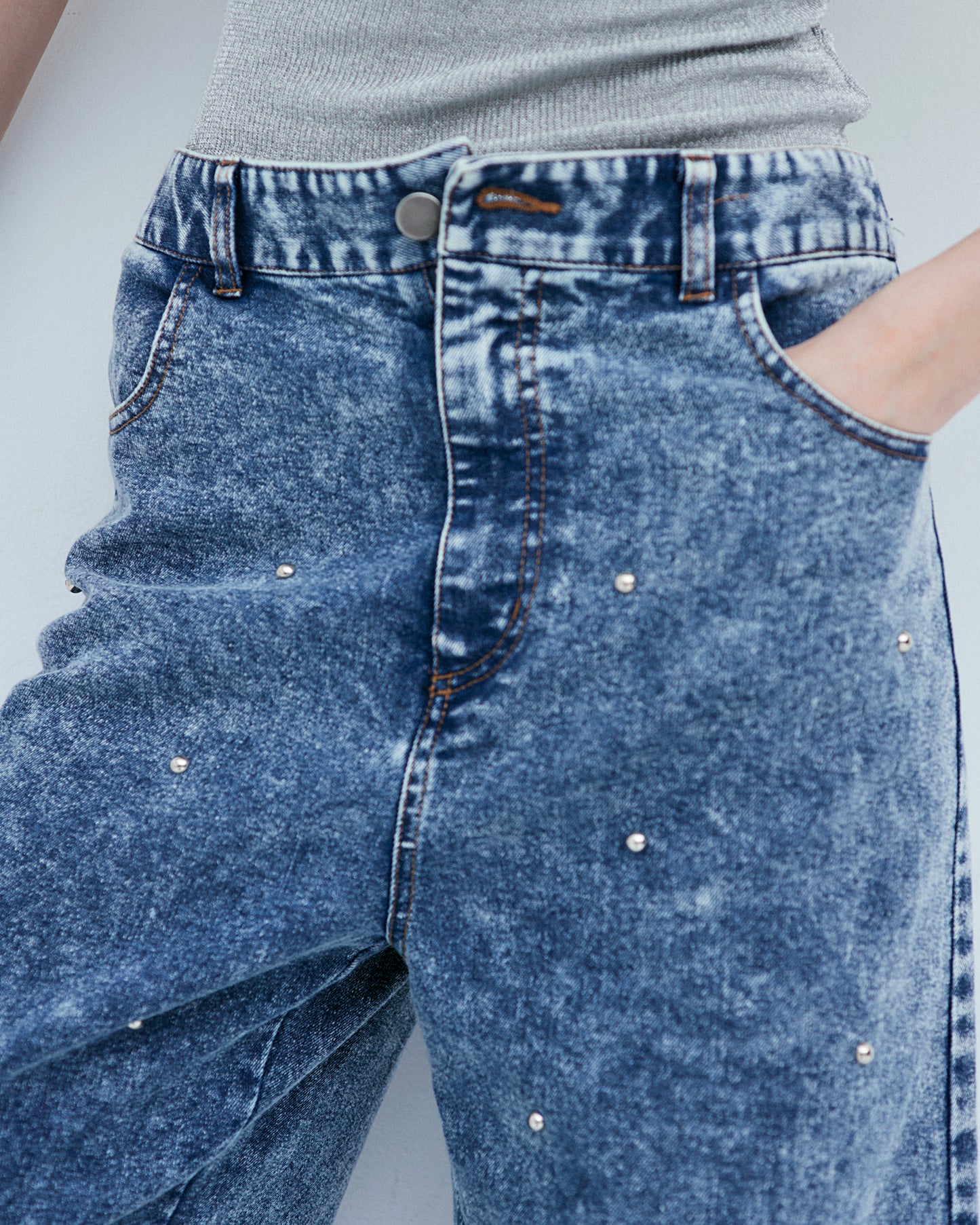 w/LISA (ウィズリサ) | STUDS DENIM PANTS (スタッズデニムパンツ) | ボトムス ウォッシュ 加工 ケミカル ワイド ストレート インディゴ 薄い ライト ドメスティック ブランド ジーンズ  女性 ウィメンズ レディース 4P ロング フルレングス ブルー 青 セットアップ