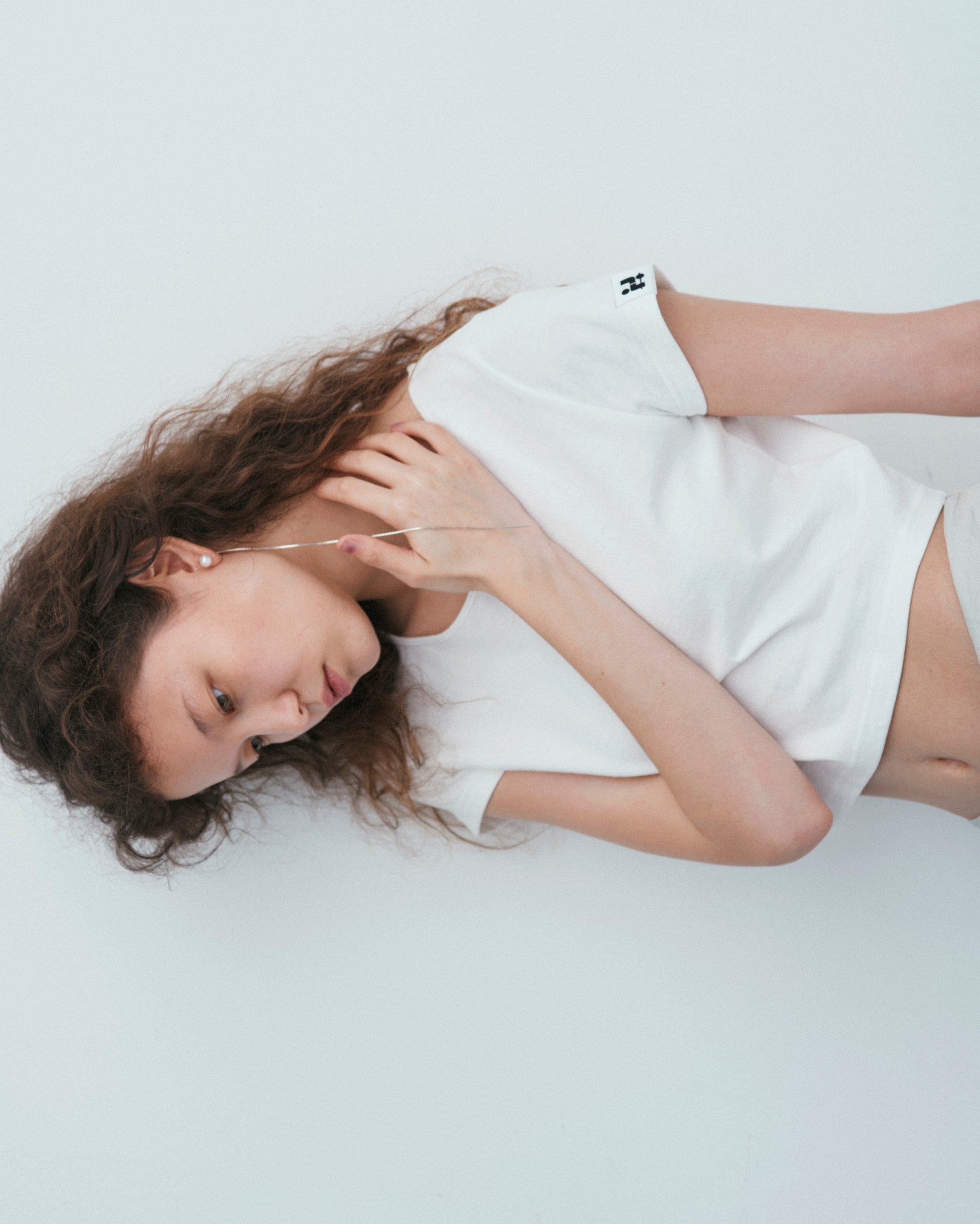 w/LISA (ウィズリサ) | CROPPED T-SHIRT (クロップドTシャツ) | カットソー  Tee タイト ジャスト シルエット ウィメンズ レディース ユニセックス 黒 白 ブラック ホワイト クルーネック コットン 小さい