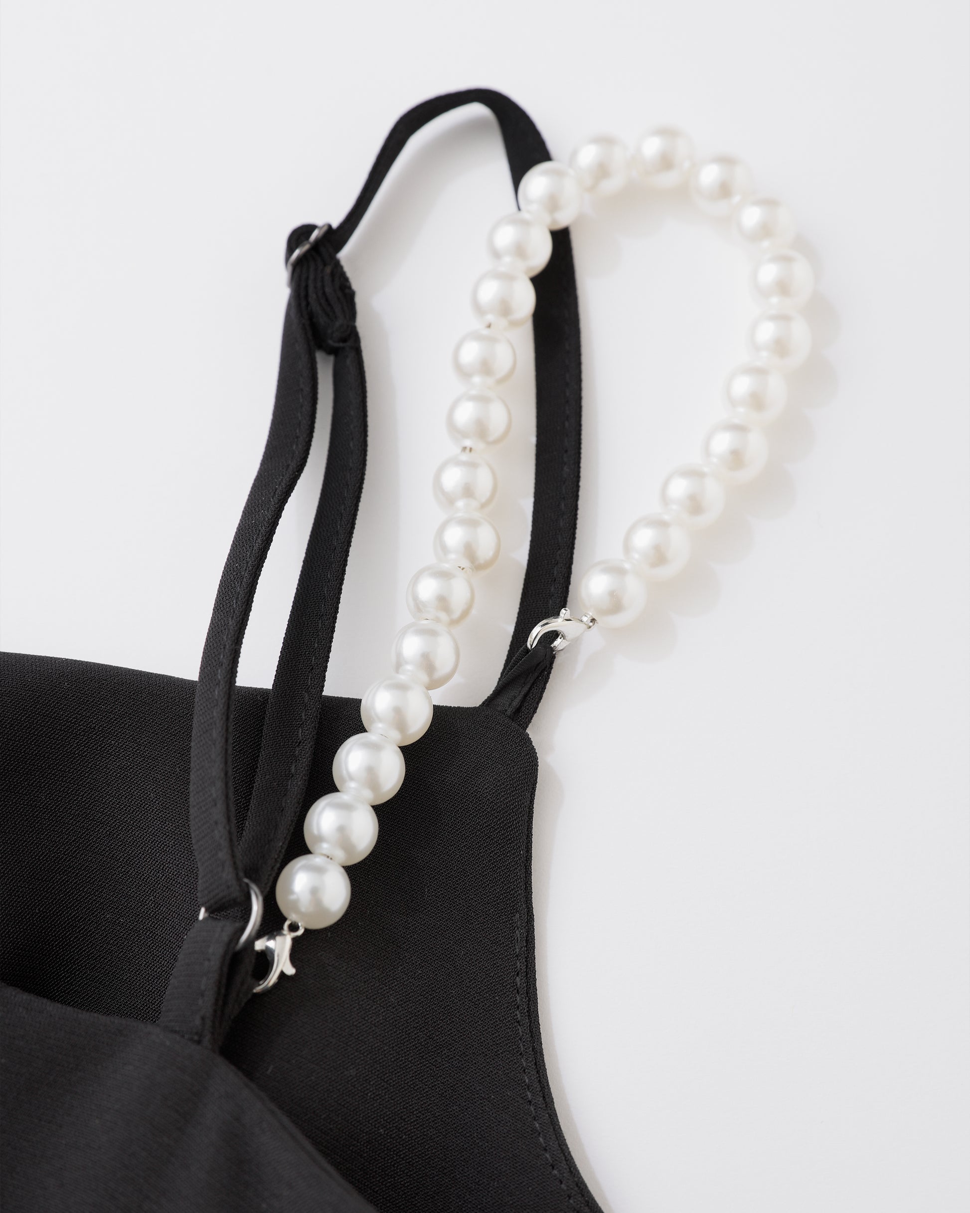 w/LISA (ウィズリサ) | PEARL CAMISOLE DRESS (パールキャミソールドレス) | ワンピース ミモレ 丈 真珠 冠婚葬祭 ノースリーブ レス 女性 ウィメンズ レディース プリーツ キレイめ モード カジュアル ブラック 黒 ドメスティック ブランド