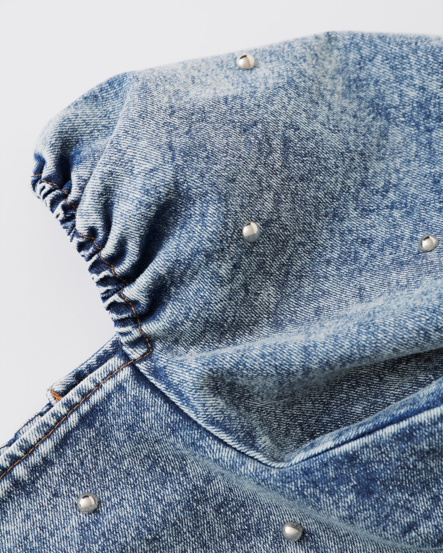 w/LISA (ウィズリサ) | STUDS DENIM TOPS (スタッズデニムトップス) | プルオーバー パフスリーブ 半袖 ショート 短丈 インディゴ ブルー ライト ケミカル ウォッシュ タイト トップス レディース ウィメンズ 女性 ドメスティック ブランド セットアップ