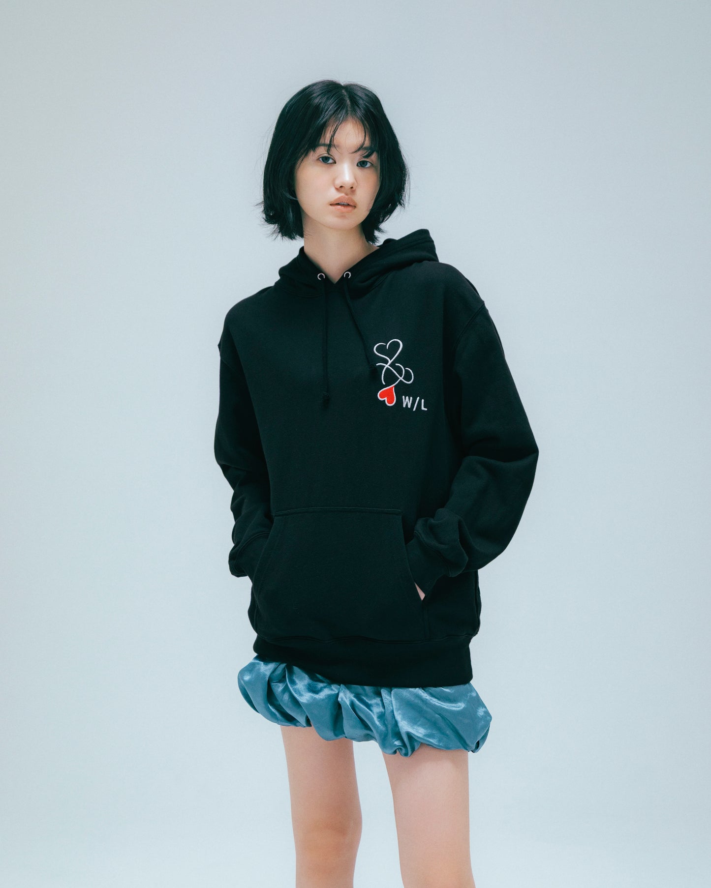 w/LISA (ウィズリサ) | W/L HEART LOGO OVERSIZED HOODIE (ハートロゴオーバーサイズフーディー) | スウェット パーカー プリント ユニセックス メンズ レディース 女性 ウィメンズ ストリート スポーツ ブランド