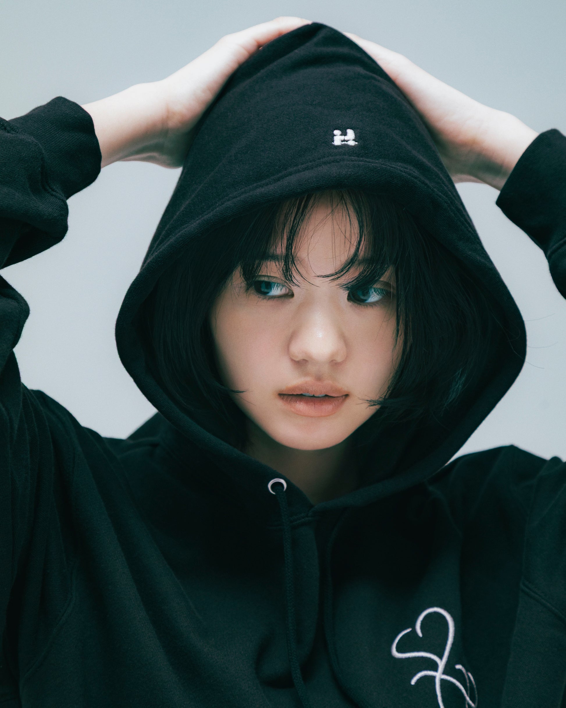 w/LISA (ウィズリサ) | W/L HEART LOGO OVERSIZED HOODIE (ハートロゴオーバーサイズフーディー) | スウェット パーカー プリント ユニセックス メンズ レディース 女性 ウィメンズ ストリート スポーツ ブランド