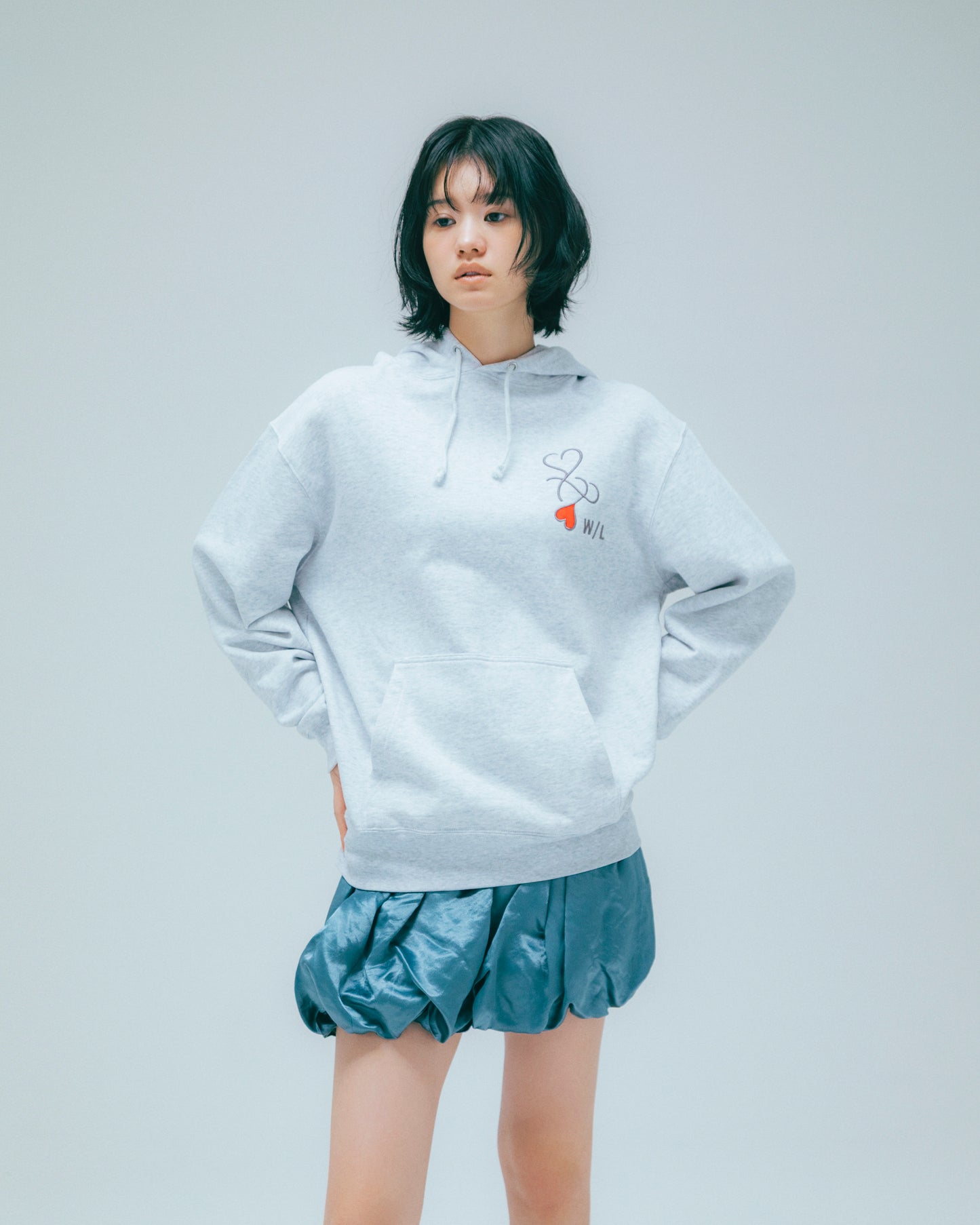w/LISA (ウィズリサ) | W/L HEART LOGO OVERSIZED HOODIE (ハートロゴオーバーサイズフーディー) | スウェット パーカー プリント ユニセックス メンズ レディース 女性 ウィメンズ ストリート スポーツ ブランド