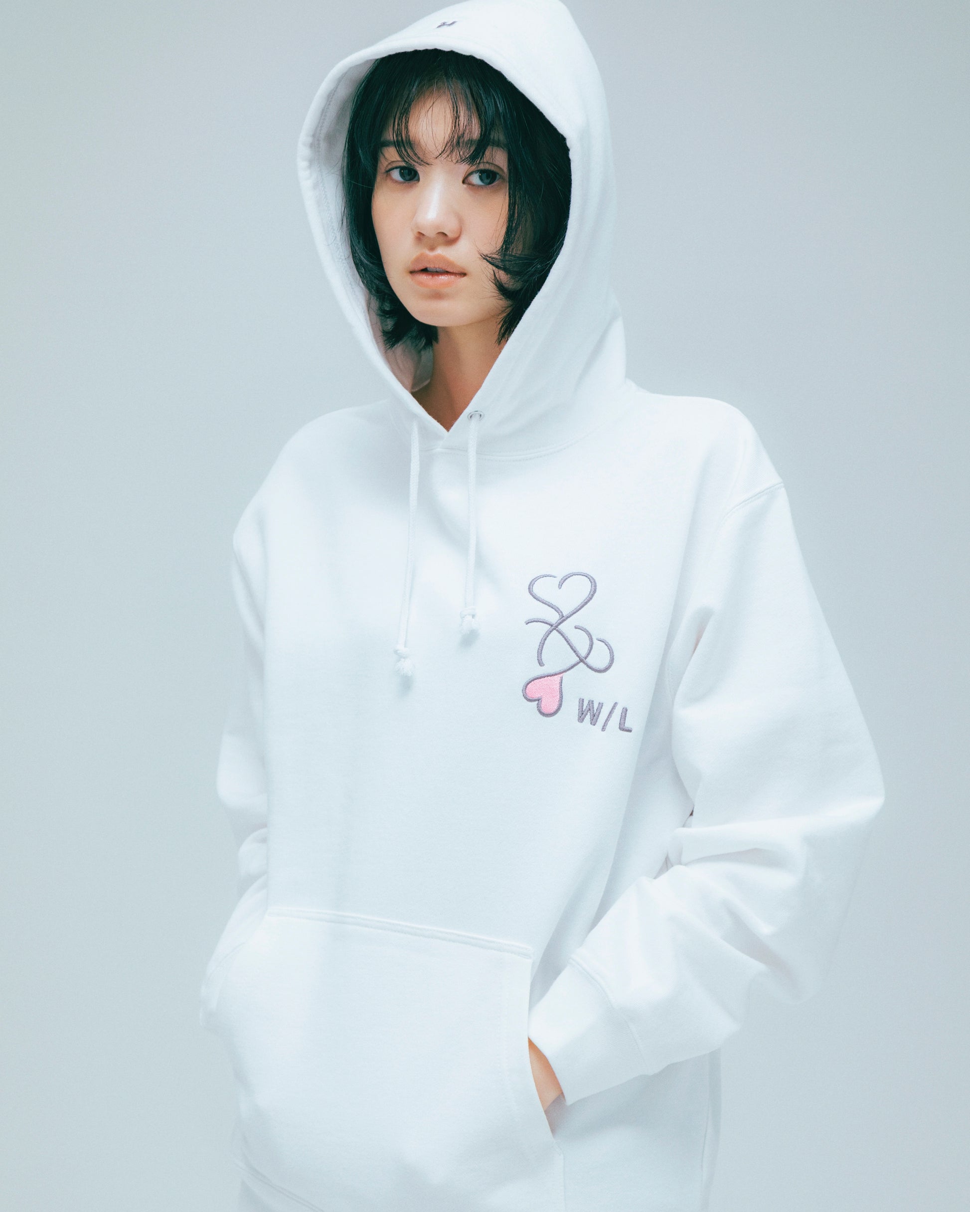 w/LISA (ウィズリサ) | W/L HEART LOGO OVERSIZED HOODIE (ハートロゴオーバーサイズフーディー) | スウェット パーカー プリント ユニセックス メンズ レディース 女性 ウィメンズ ストリート スポーツ ブランド