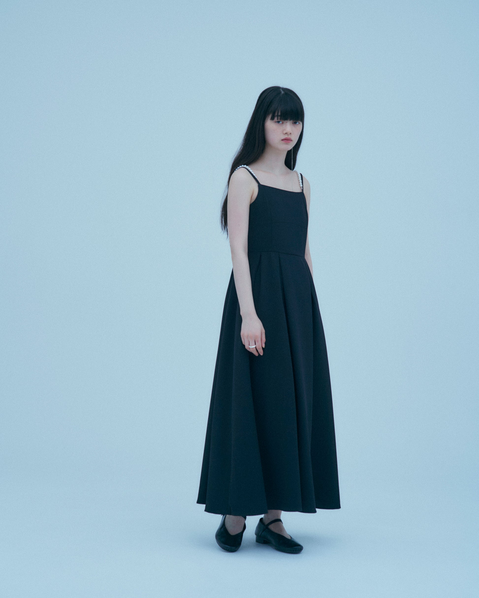 w/LISA (ウィズリサ) | PEARL CAMISOLE DRESS (パールキャミソールドレス) | ワンピース ミモレ 丈 真珠 冠婚葬祭 ノースリーブ レス 女性 ウィメンズ レディース プリーツ キレイめ モード カジュアル ブラック 黒 ドメスティック ブランド