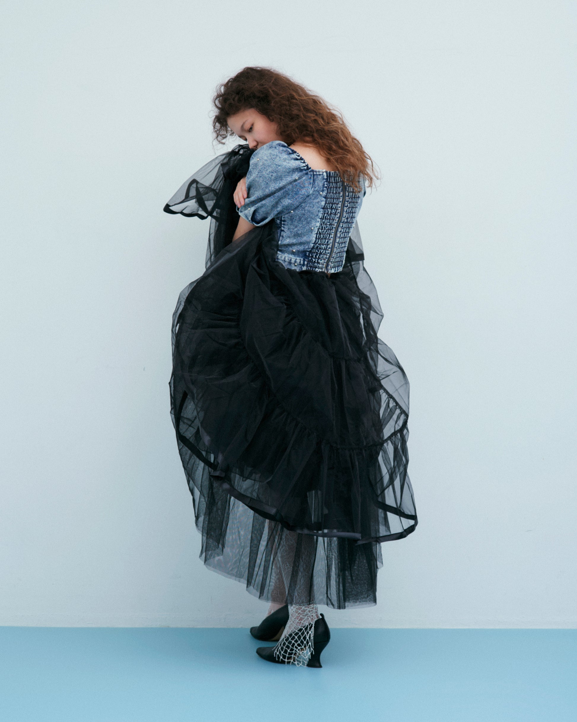 w/LISA (ウィズリサ) | STUDS DENIM TOPS (スタッズデニムトップス) | プルオーバー パフスリーブ 半袖 ショート 短丈 インディゴ ブルー ライト ケミカル ウォッシュ タイト トップス レディース ウィメンズ 女性 ドメスティック ブランド セットアップ