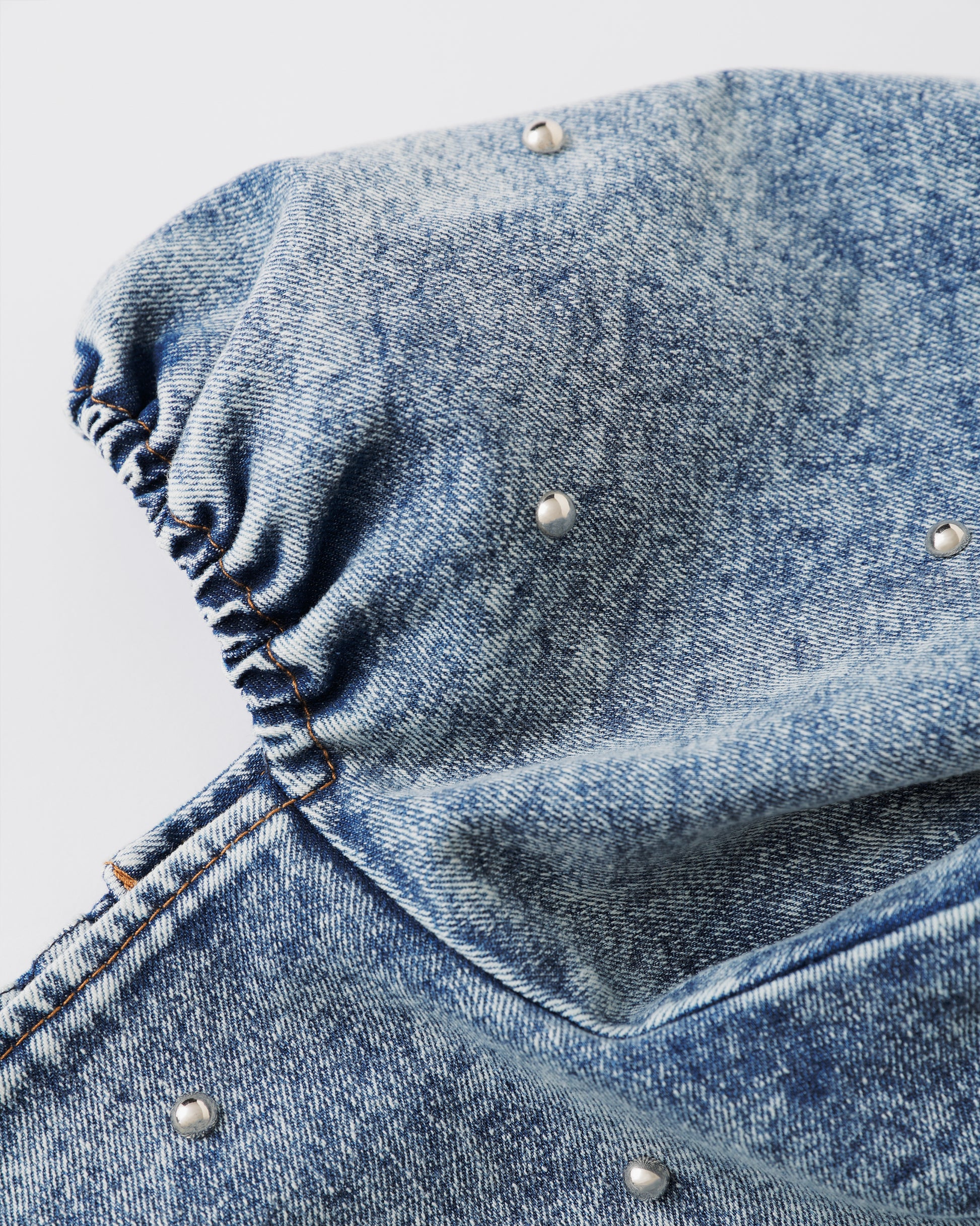 w/LISA (ウィズリサ) | STUDS DENIM TOPS (スタッズデニムトップス) | プルオーバー パフスリーブ 半袖 ショート 短丈 インディゴ ブルー ライト ケミカル ウォッシュ タイト トップス レディース ウィメンズ 女性 ドメスティック ブランド セットアップ