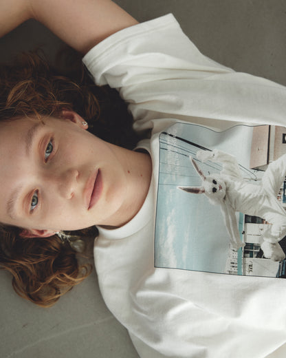 RABBIT OVER T-SHIRT